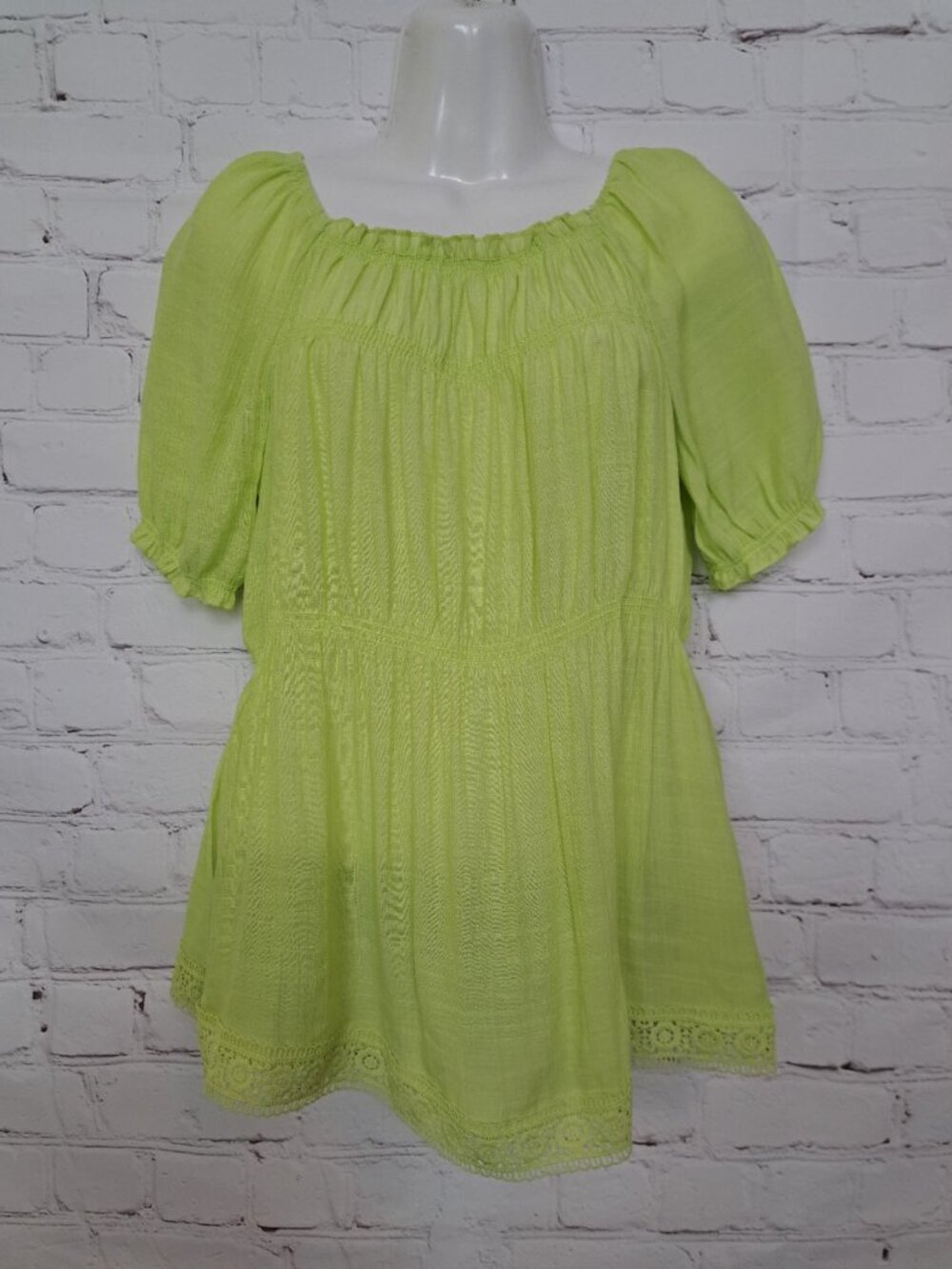 Unique Spectrum Puff Sleeve Peasant Top Size Small